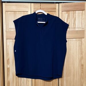 FIGS Women’s Rafaela scrub top Medium